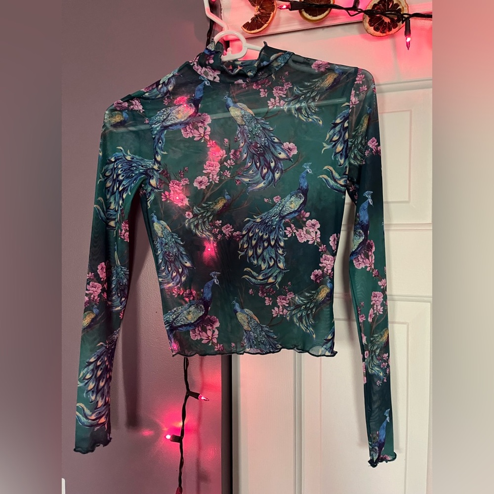 Mesh Long-Sleeve w/ Lettuce Trim